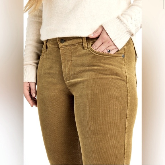 LEVI’S HIGH RISE SKINNY CORDUROY JEANS - Picture 4 of 5